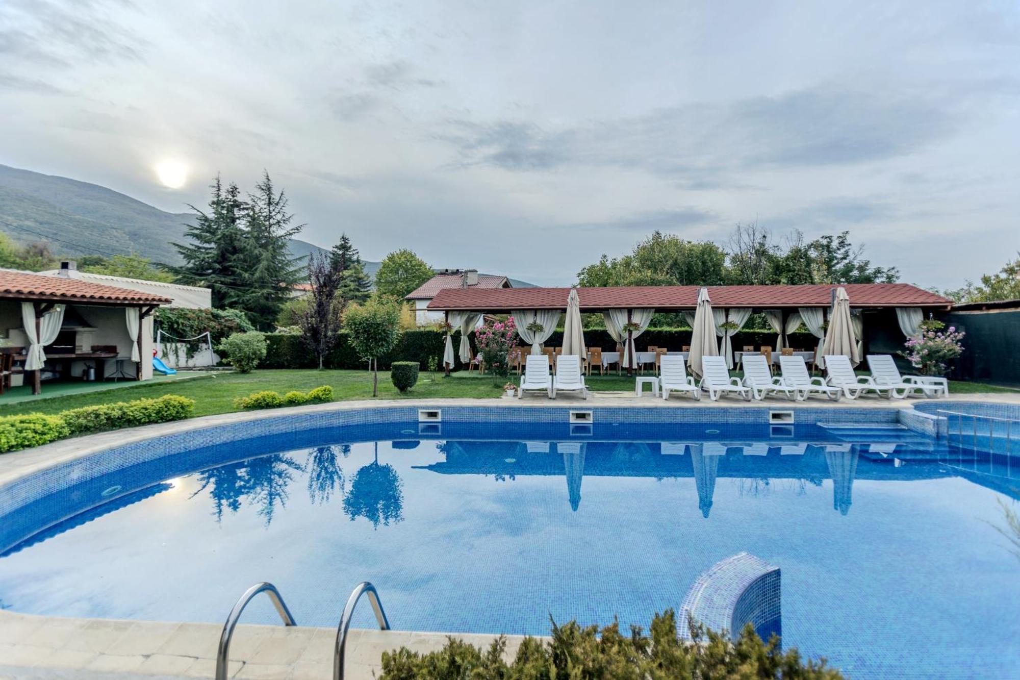 Вила Флора Паталеница Exterior foto